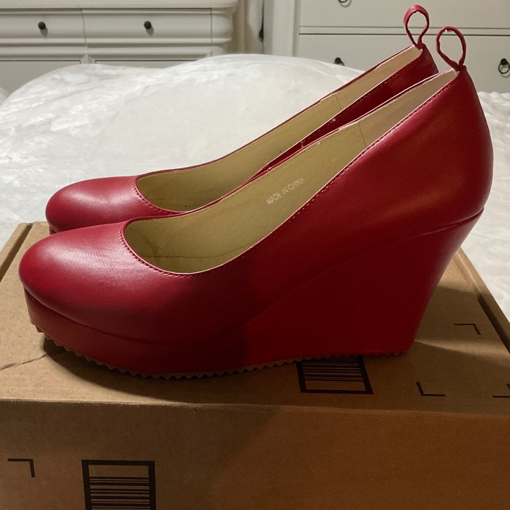 Ladies Red Wedge Heels size 41, getmorebeauty